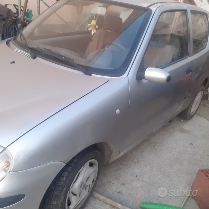 Usato 2002 Fiat 600 Benzin (1.300 €)