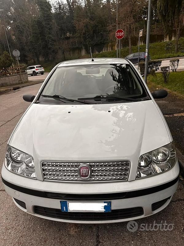 Usata Fiat Punto Active 60 CV (44 kW) 2009 Bianco Utilitaria