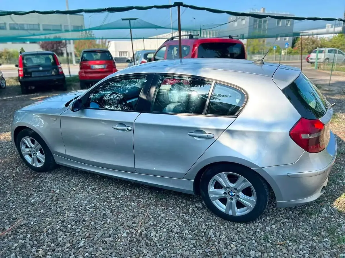 Usata BMW 118 143 CV (105 kW) 2008 Argento Utilitaria
