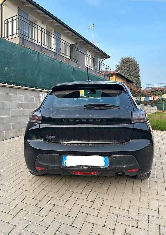 Usata Peugeot 208 Active 2024 Nero Utilitaria