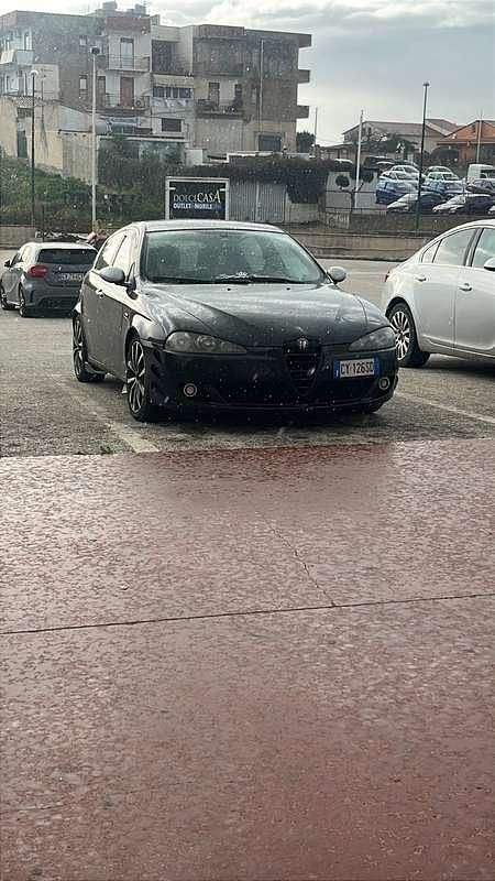 Usata Alfa Romeo 147 Exclusive 120 CV (88 kW) 2005 Utilitaria