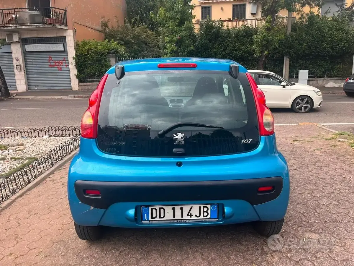 Usata Peugeot 107 68 CV (50 kW) 2006 Blu Utilitaria