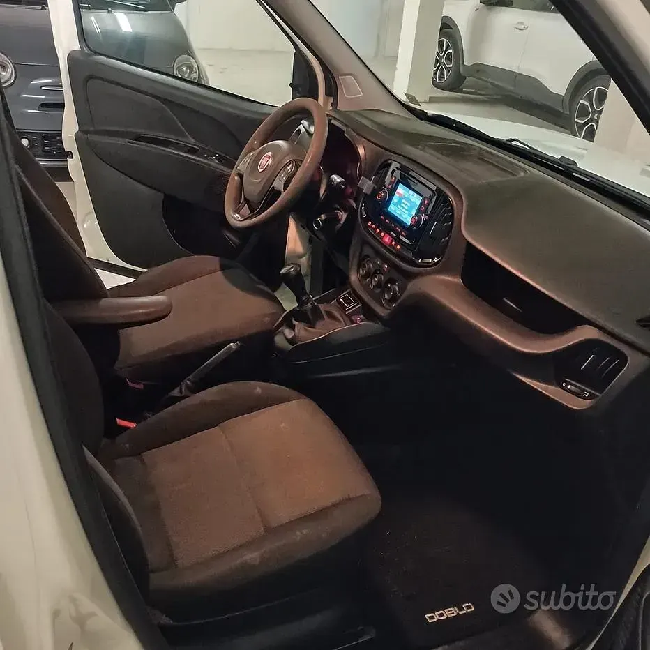 Usata Fiat Doblò 90 CV (66 kW) 2016 Bianco Monovolume