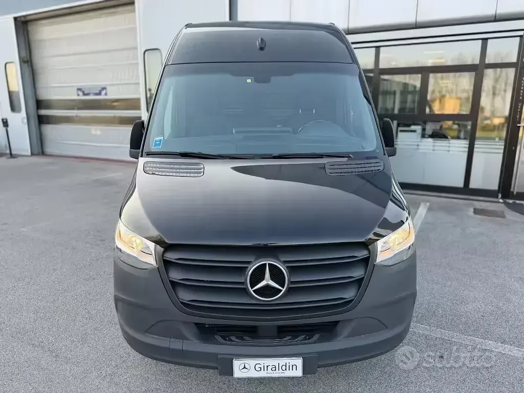 Usata Mercedes Sprinter 150 CV (110 kW) 2023 Nero Furgone