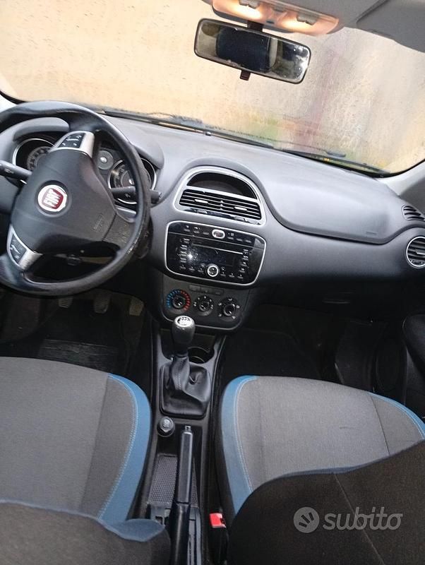 Usata Fiat Punto 75 CV (55 kW) 2013 Bianco Utilitaria