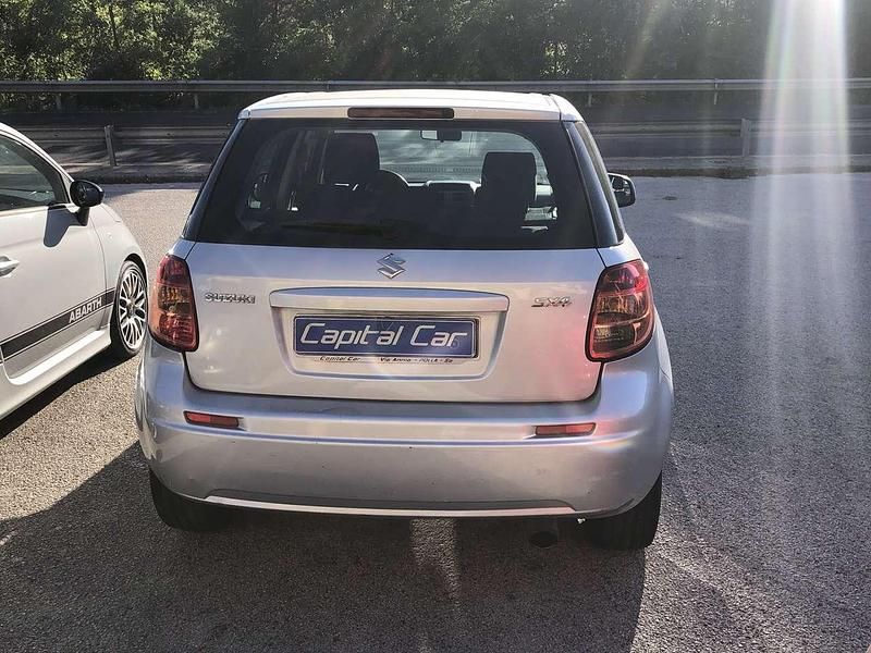 Usata Suzuki SX4 90 CV (66 kW) 2007 Argento SUV