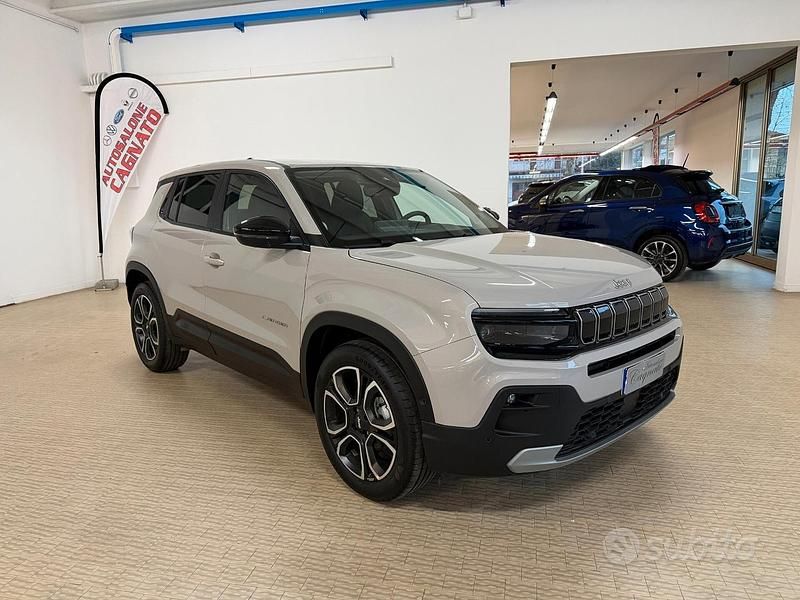 Nuova Jeep Avenger Summit 101 CV (74 kW) 2025 Grigio SUV