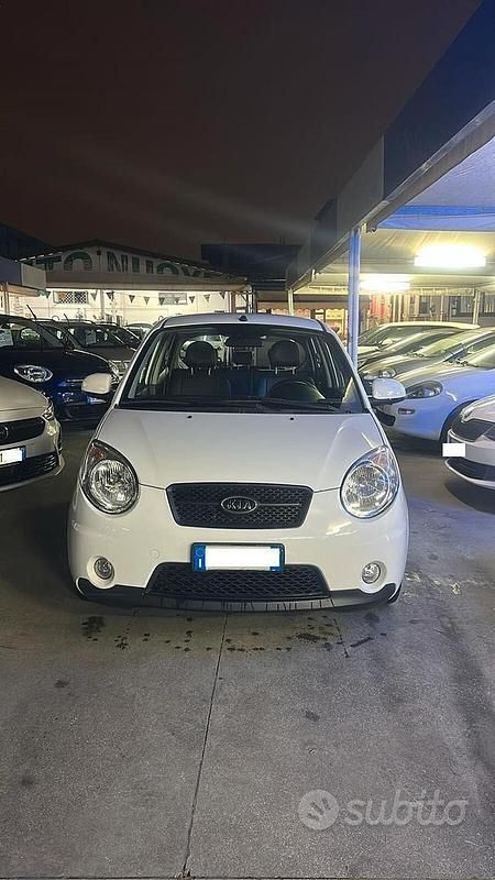 Usata Kia Picanto 59 CV (43 kW) 2010 Bianco Utilitaria