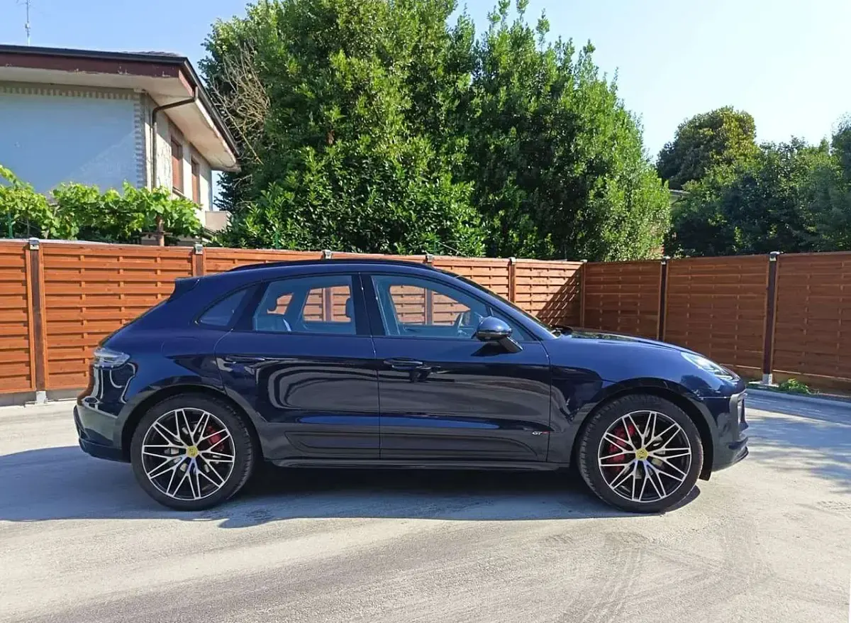 Usata Porsche Macan T 265 CV (194 kW) 2022 Blu/azzurro SUV