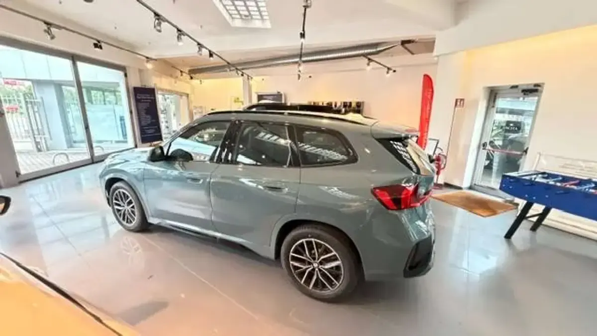 Nuova BMW X1 M Sport 136 CV (100 kW) 2025 Cape york green SUV
