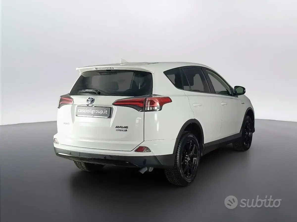 Begagnad Toyota RAV4 Hybrid Lounge 155 HK (114 kW) 2018 Vit SUV