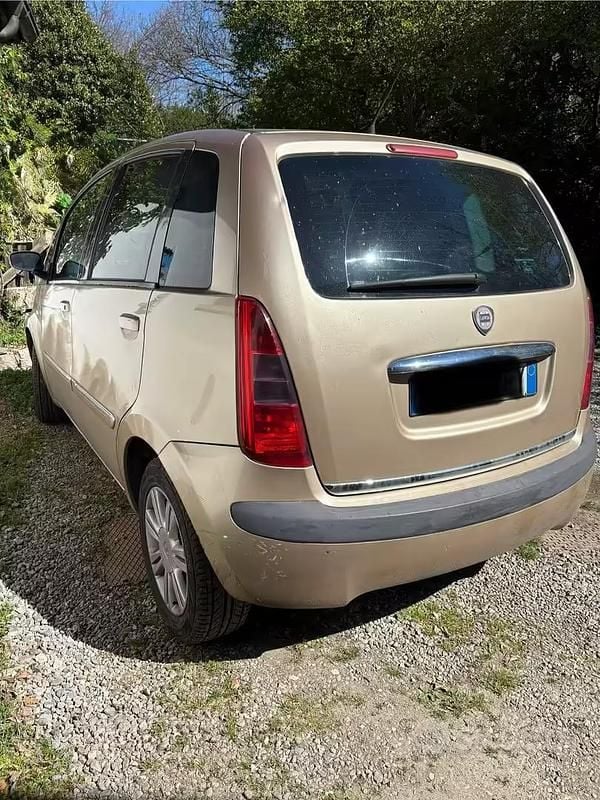 Usata Lancia Musa 101 CV (74 kW) 2005 Monovolume