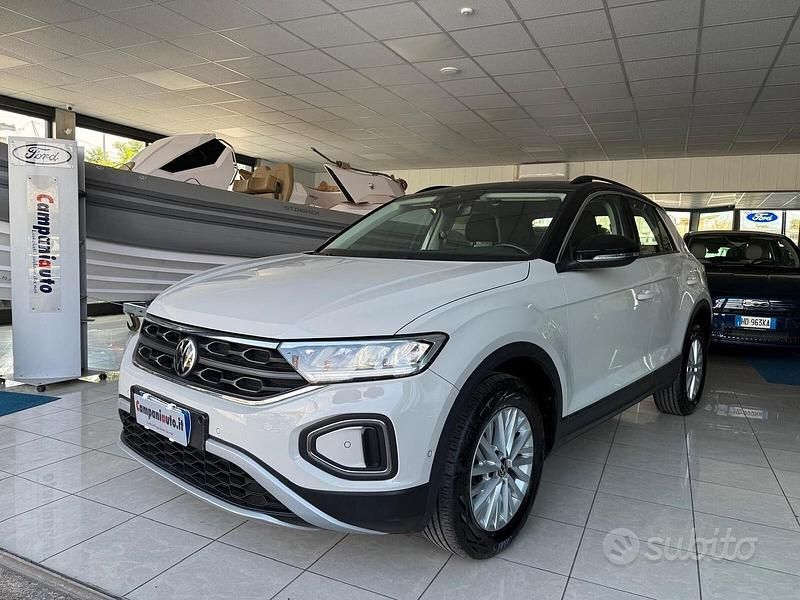Usata VW T-Roc Life 110 CV (80 kW) 2023 Grigio SUV