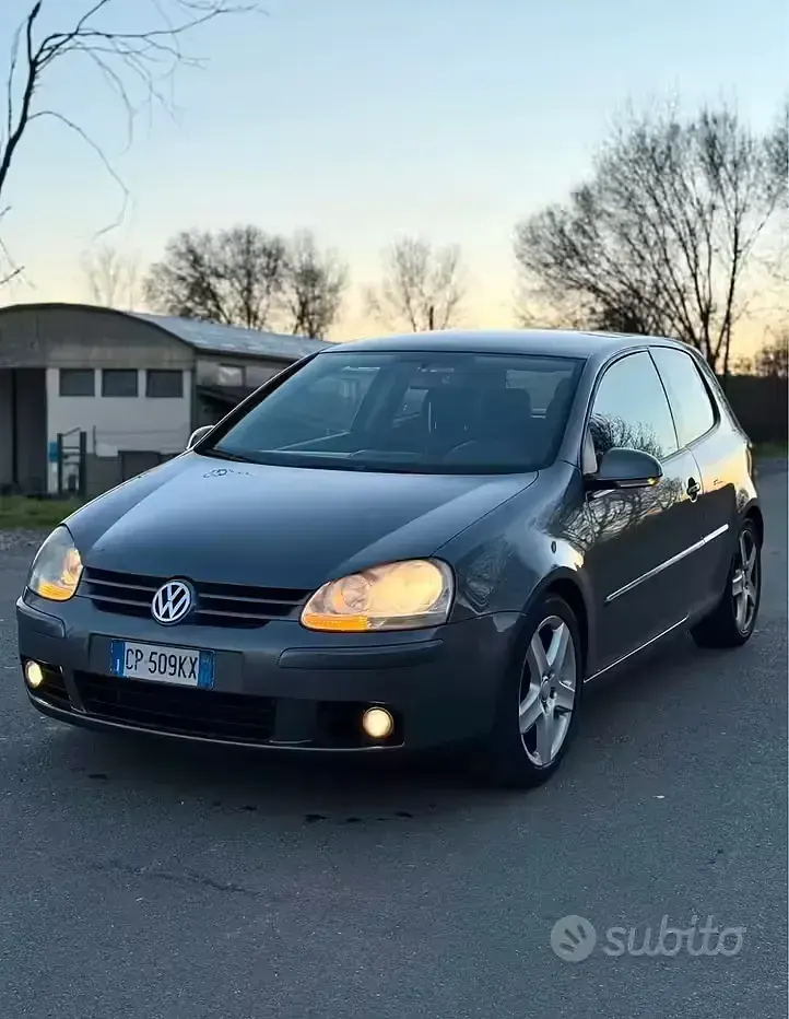 Usata VW Golf IV 116 CV (85 kW) 2004 Grigio Coupé