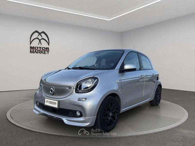 Usata Smart ForFour Superpassion 90 CV (66 kW) 2019 Argento Utilitaria