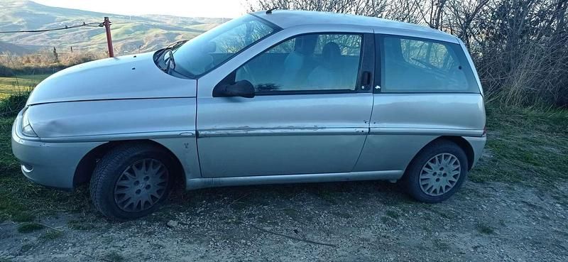 Usata Lancia Ypsilon 60 CV (44 kW) 2003 Utilitaria