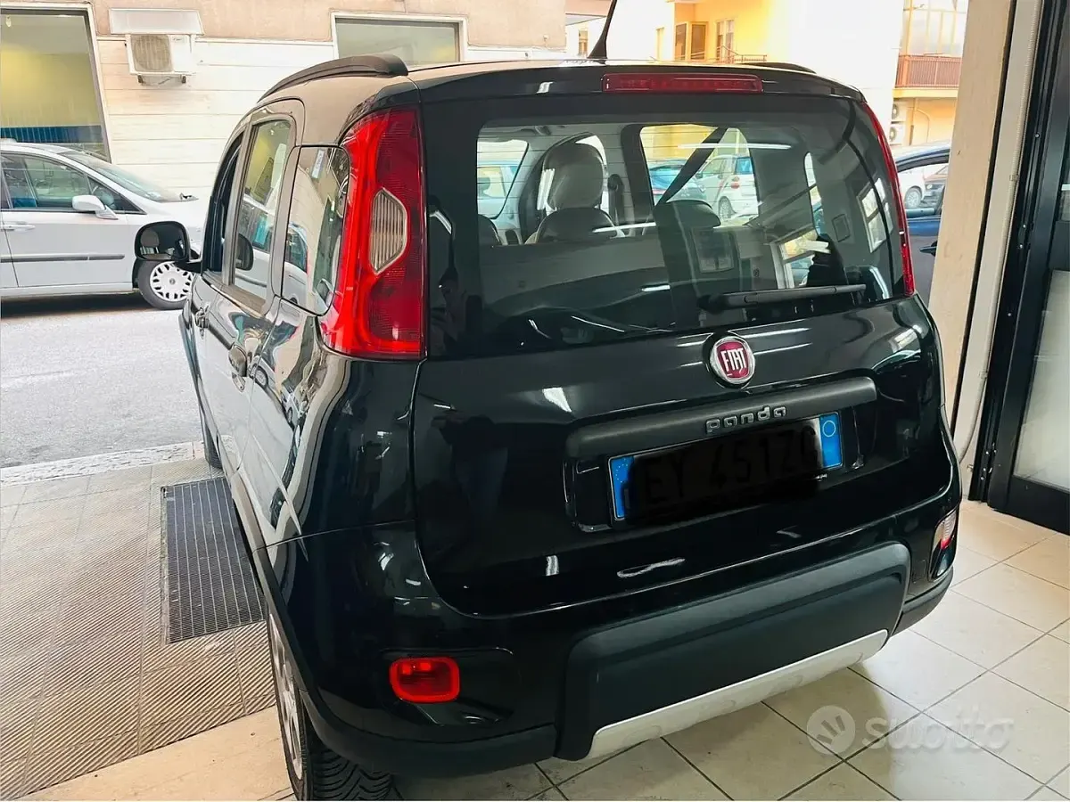 Occasion Fiat Panda 4x4 75 ch (55 kW) 2014 Noir Citadine