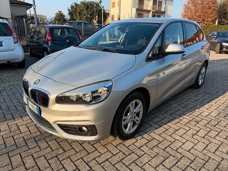 Usata BMW 216 Active Tourer Sport Line 116 CV (85 kW) 2015 Argento Monovolume