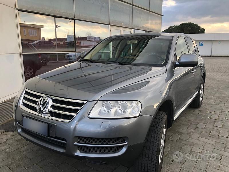 Usata VW Touareg R 174 CV (127 kW) 2005 Grigio SUV