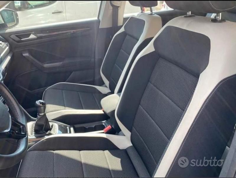 Usata VW T-Roc 150 CV (110 kW) 2019 Bianco SUV