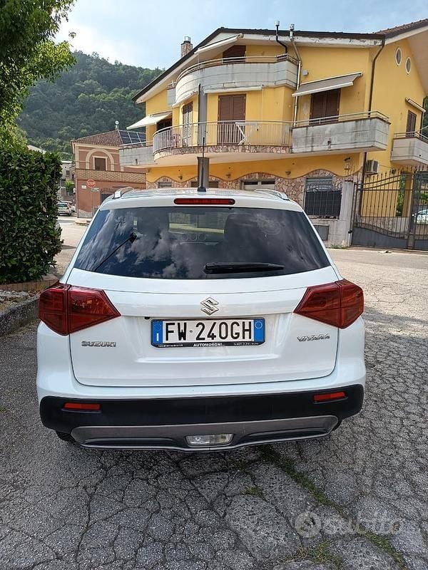 Usata Suzuki Vitara Cool 112 CV (82 kW) 2019 Bianco SUV