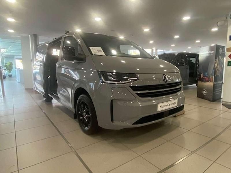 Nuova VW Caravelle Life 85 kW (116 CV) 2025 Stone grey Monovolume