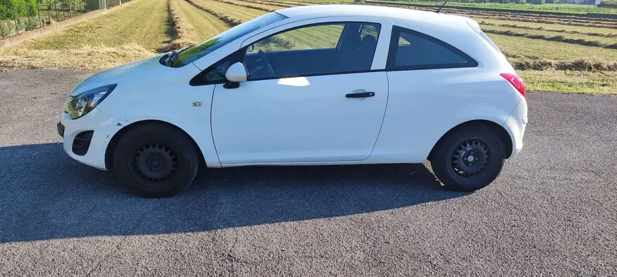 Usata Opel Corsa 75 CV (55 kW) 2014 Utilitaria