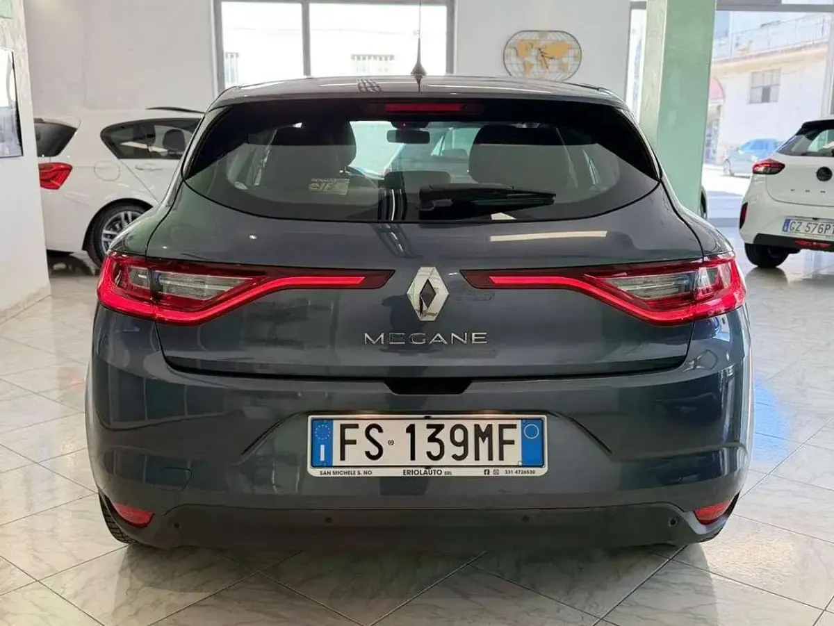 Usata Renault Mégane Zen 110 CV (80 kW) 2018 Grigio Berlina