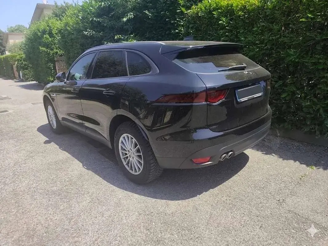 Usata Jaguar F-Pace Prestige 179 CV (131 kW) 2017 Nero SUV