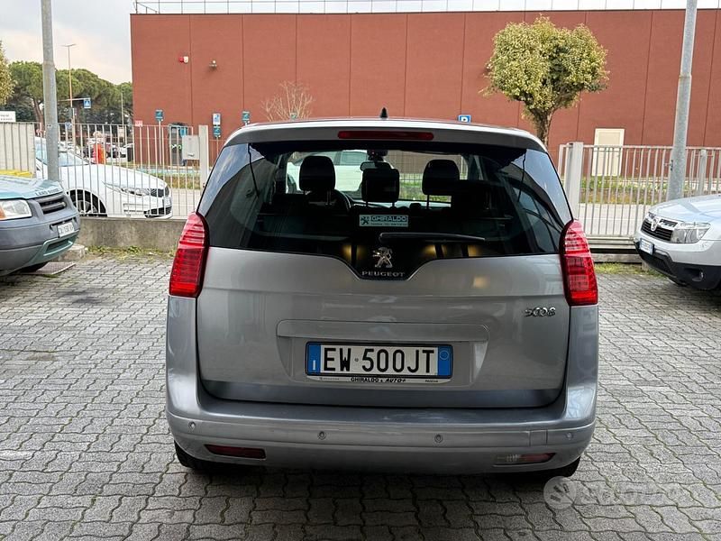 Usata Peugeot 5008 115 CV (84 kW) 2014 Grigio Monovolume