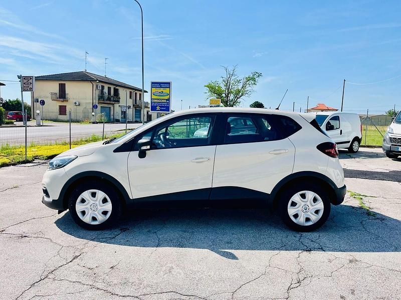 Usata Renault Captur Life 90 CV (66 kW) 2017 Beige SUV
