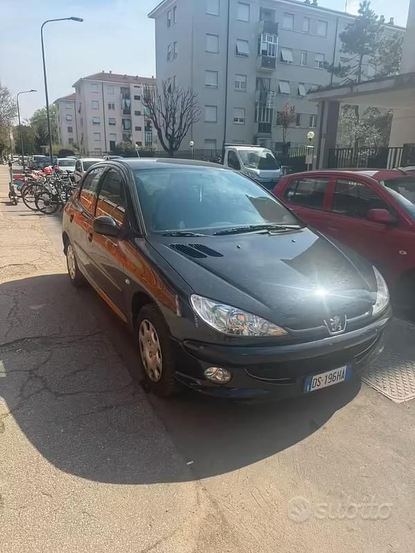 Usata Peugeot 206 68 CV (50 kW) 2008 Nero Berlina