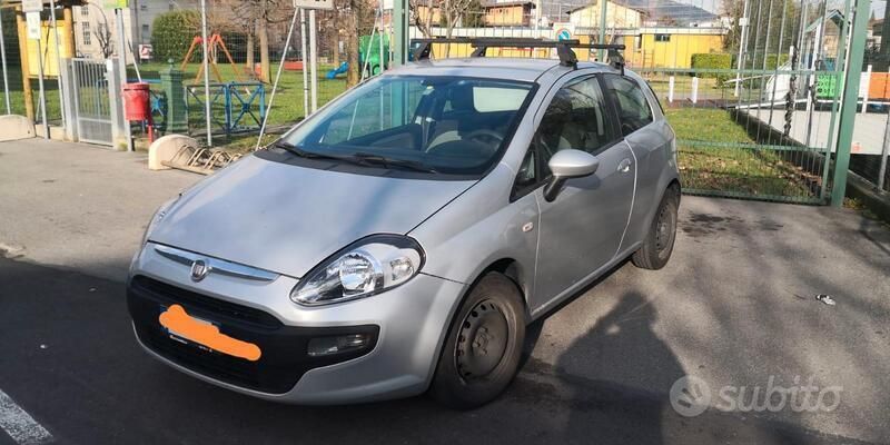 Grigio Usata 2012 Fiat Punto Evo Due volumi | 6500 € (Molto cara) - Immagine 1/4