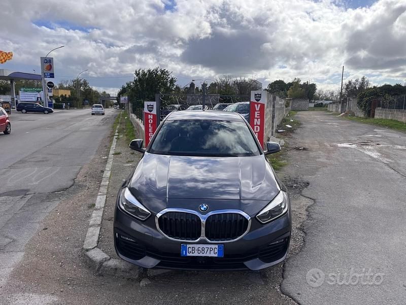 Usata BMW 116 Sport Line 115 CV (84 kW) 2020 Grigio Utilitaria