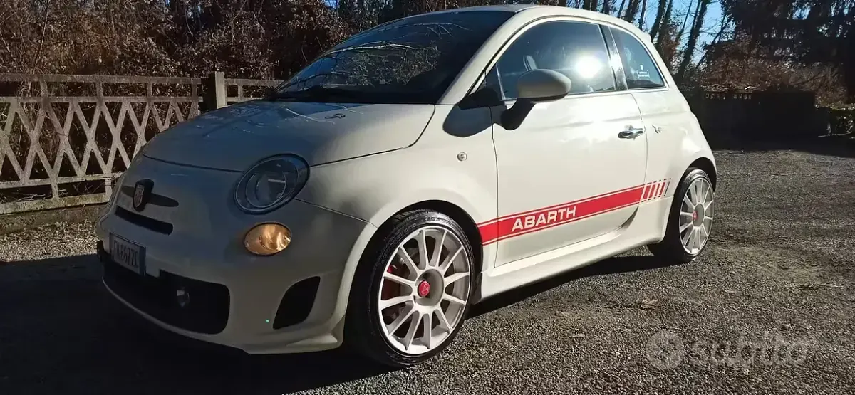 Usata Abarth 500 135 CV (99 kW) 2008 Bianco Utilitaria