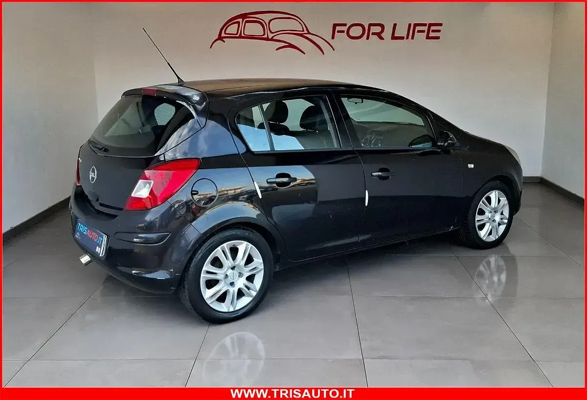 Usata Opel Corsa Cosmo 80 CV (58 kW) 2009 Nero Berlina