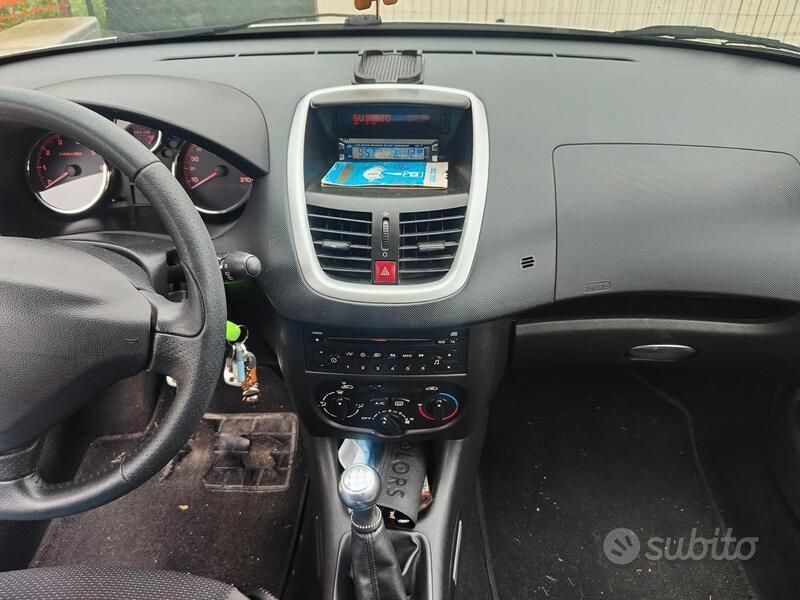 Usata Peugeot 206+ 60 CV (44 kW) 2012 Bianco Utilitaria