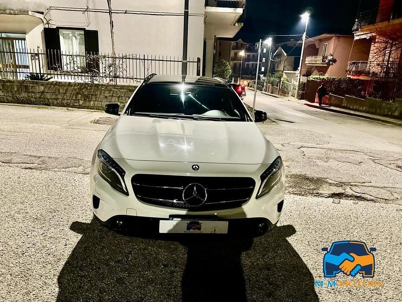 Usata Mercedes GLA200 Premium 136 CV (100 kW) 2016 Bianco SUV