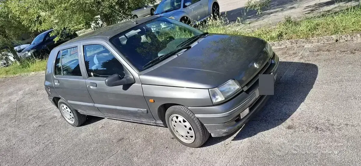 Usata Renault Clio 54 CV (39 kW) 1994 Grigio Utilitaria