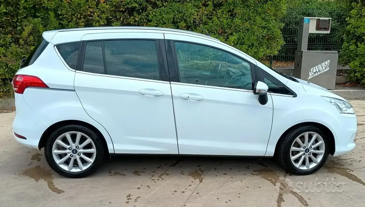 Usata Ford B-MAX 100 CV (73 kW) 2016 Bianco Monovolume