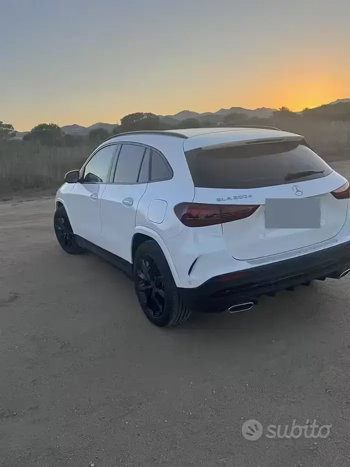 Usata Mercedes GLA200 AMG 163 CV (119 kW) 2024 Bianco SUV