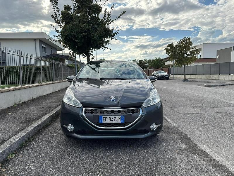 Usata Peugeot 208 115 CV (84 kW) 2013 Utilitaria