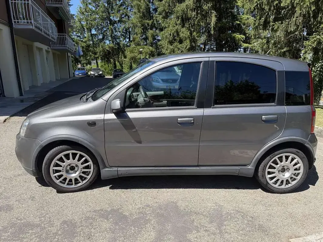 Usata Fiat Panda 101 CV (74 kW) 2007 Utilitaria