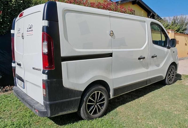 Usata Renault Trafic 90 CV (66 kW) 2015 Monovolume