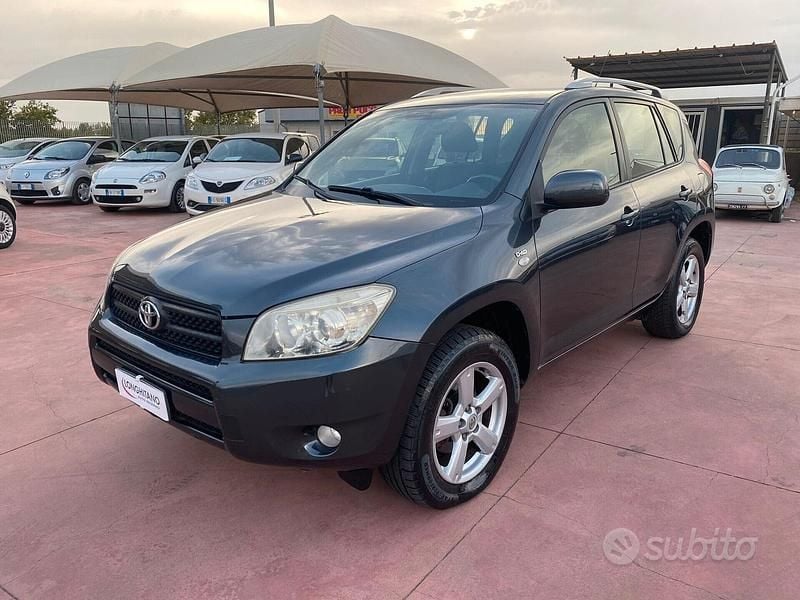 Usata Toyota RAV4 Luxury 136 CV (100 kW) 2007 Grigio SUV