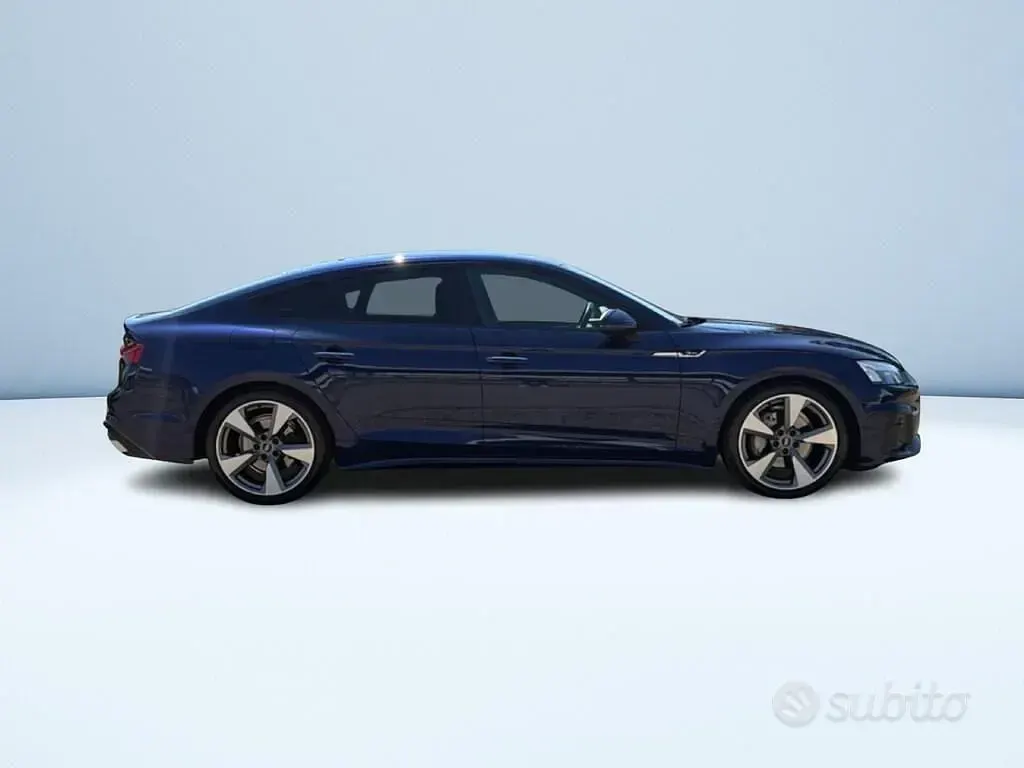 Usata Audi A5 Sportback S-Line 204 CV (150 kW) 2024 Bluazzurro Utilitaria