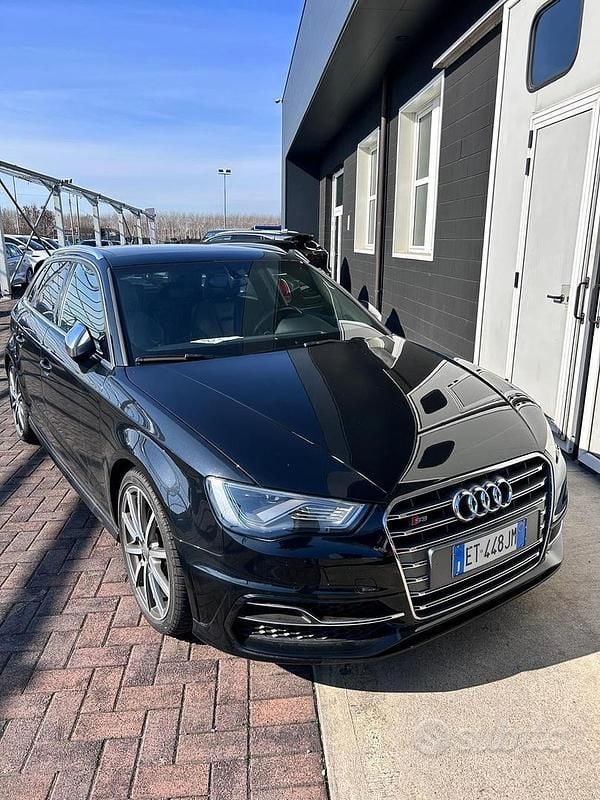 Nero Usata 2014 Audi S3 Tre volumi | 22.000 € (Buon prezzo) - Immagine 1/4
