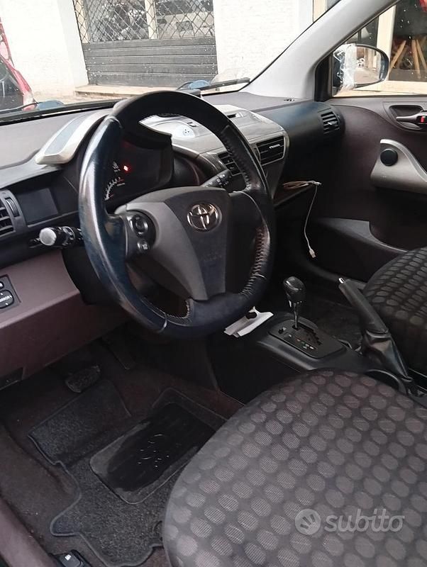 Usata Toyota iQ 68 CV (50 kW) 2009 Utilitaria