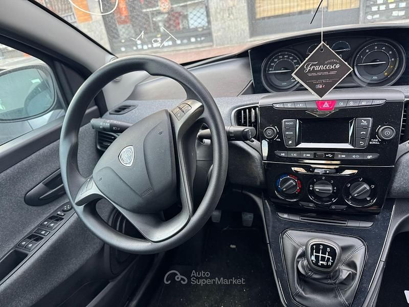 Usata Lancia Ypsilon 71 CV (52 kW) 2023 Nero Utilitaria