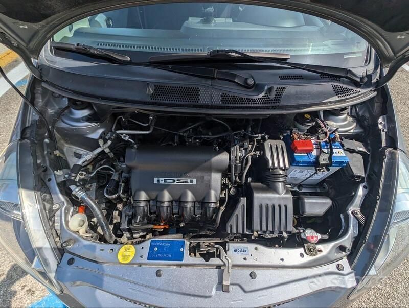 Usata Honda Jazz 78 CV (57 kW) 2006 Grigio Utilitaria